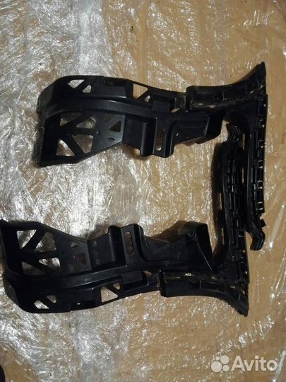 Кронштейн бампера задний правый Mercedes-Benz GLC