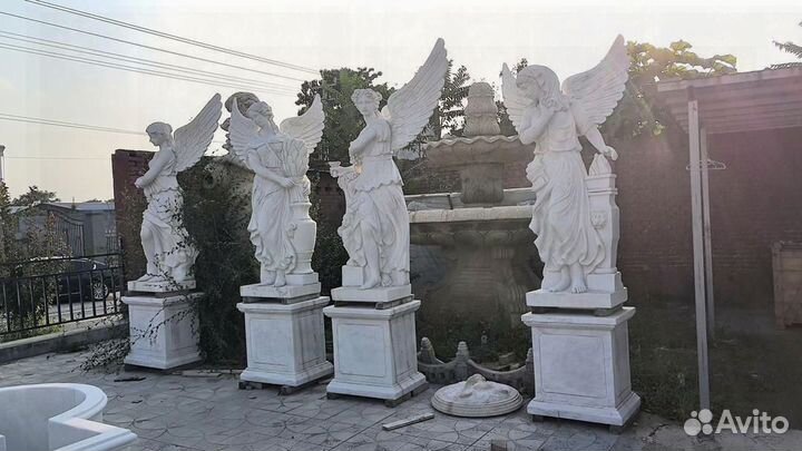 Скамья уличная