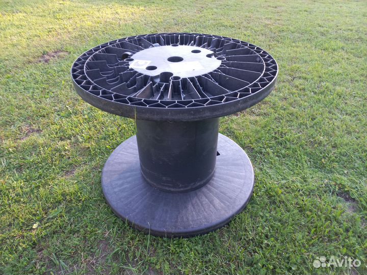 Катушка пластиковая