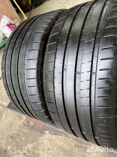 Michelin Pilot Super Sport 275/35 R20