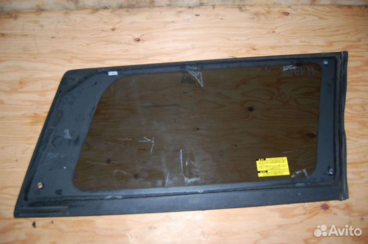 Стекло кузова