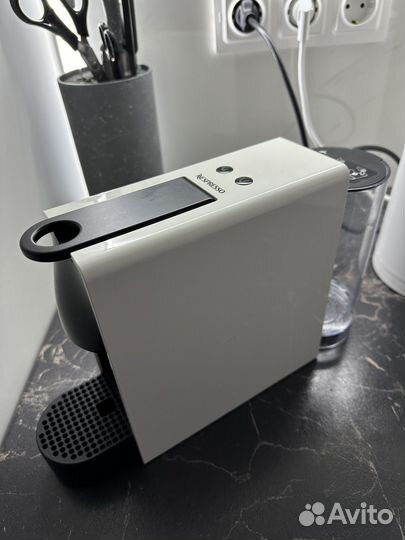 Кофемашина nespresso essenza mini