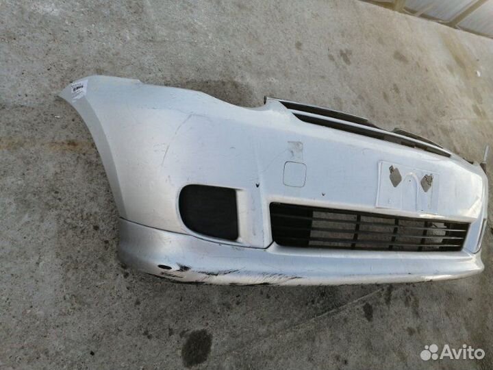 Бампер передний Toyota Sienta NCP81