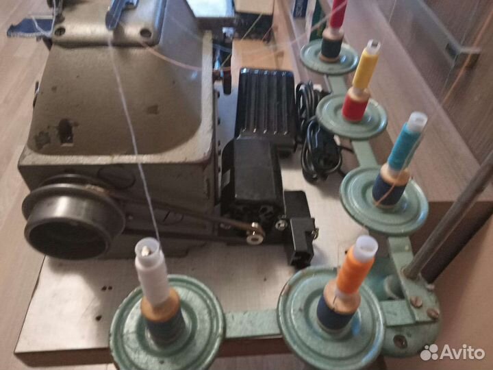 Крае обметочная швейная машина juki