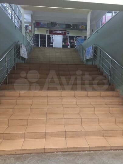 Торговое помещение, 700 м²