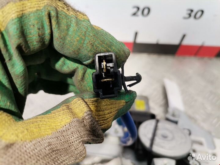 Стеклоподъемник электрический задний левый