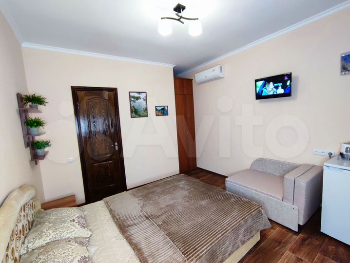 Комната 18 м² в 7-к., 2/2 эт.