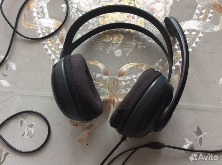 Наушники с микрофоном