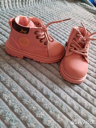 Продам детские ботиночки на девочку