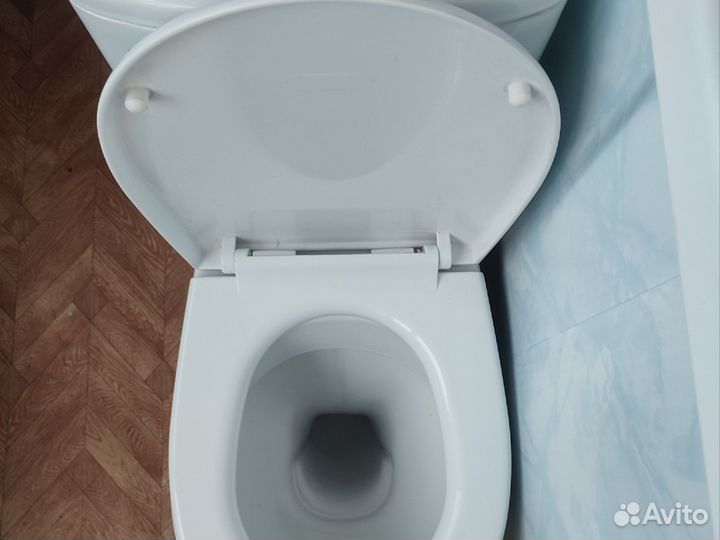 Унитаз с бачком новый