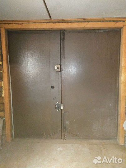 Ворота гаражные металлические распашные