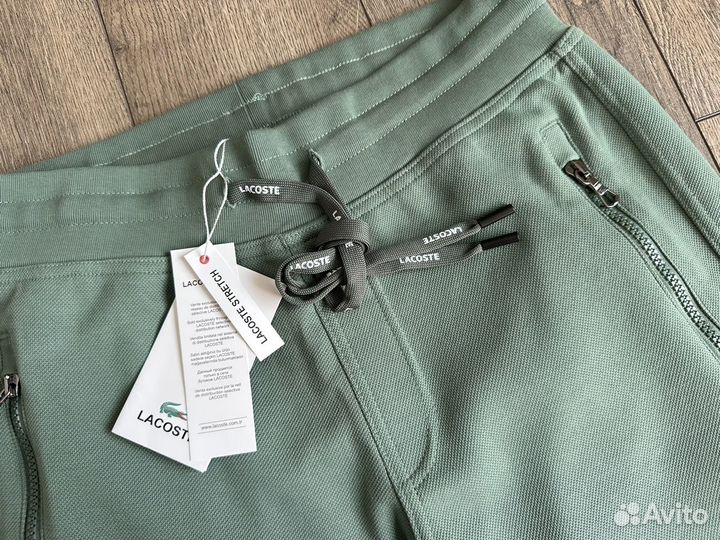 Спортивные штаны lacoste