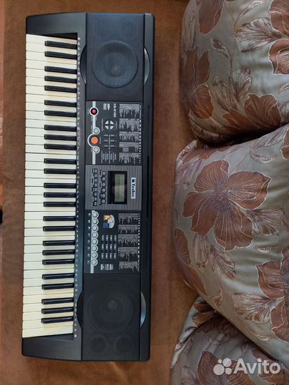 Синтезатор - Tesler KB-6180