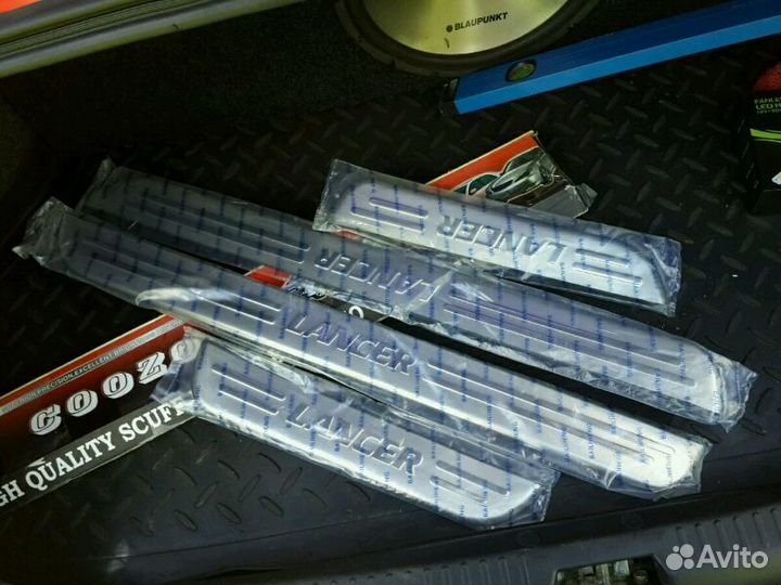 Накладки на пороги Mitsubishi Lancer