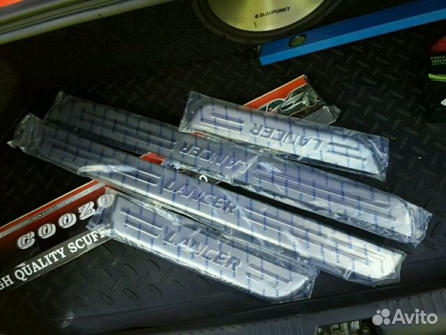 Накладки на пороги Mitsubishi Lancer