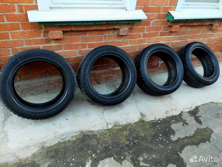 Goodyear UltraGrip 500 215/55 R17 98T