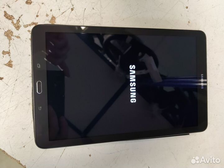 Samsung sm t561
