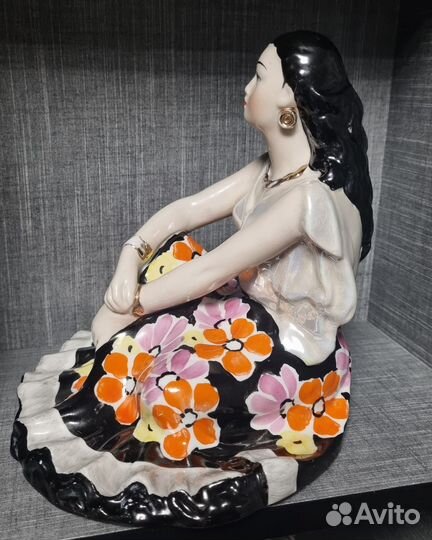 Статуэтка Цыганка Дулёво