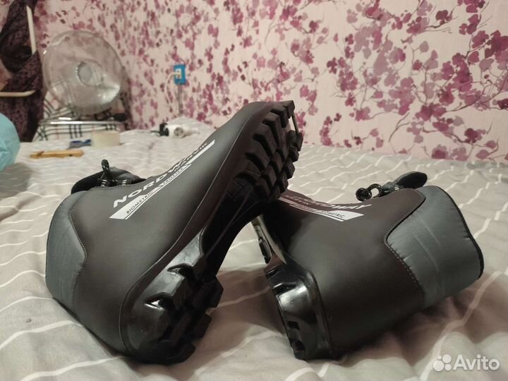 Лыжные ботинки