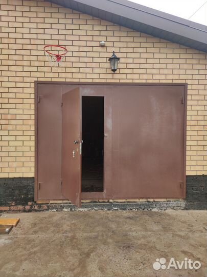 Ворота гаражные металлические распашные