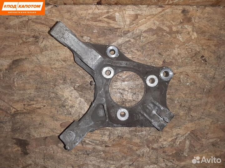 Кулак передний левый Chevrolet Cruze рест