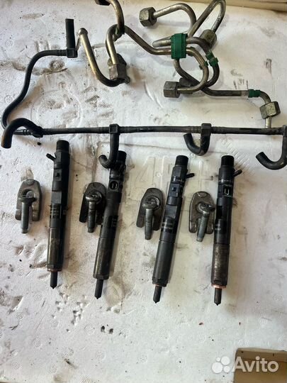 Форсунка топливная Renault Megane 2 K9K 1.5