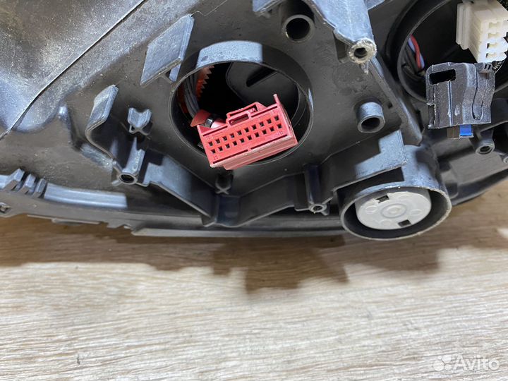 Фара правая Volkswagen Golf 7 адаптив 142582