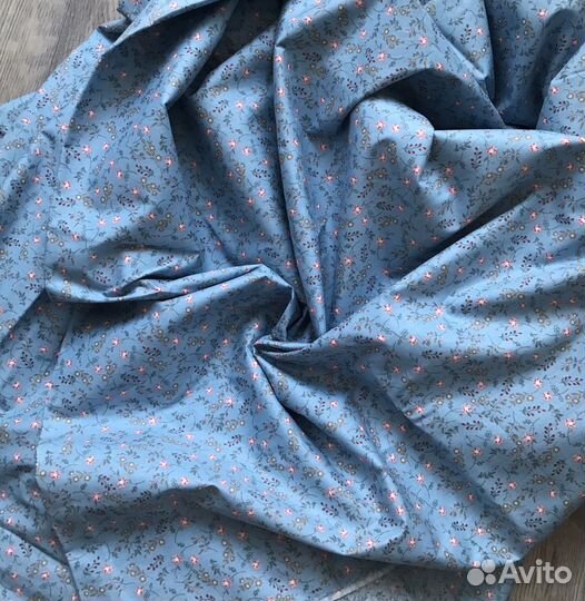 Отрез ткани хлопок в цветочек голубой