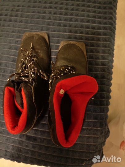 Лыжные ботинки