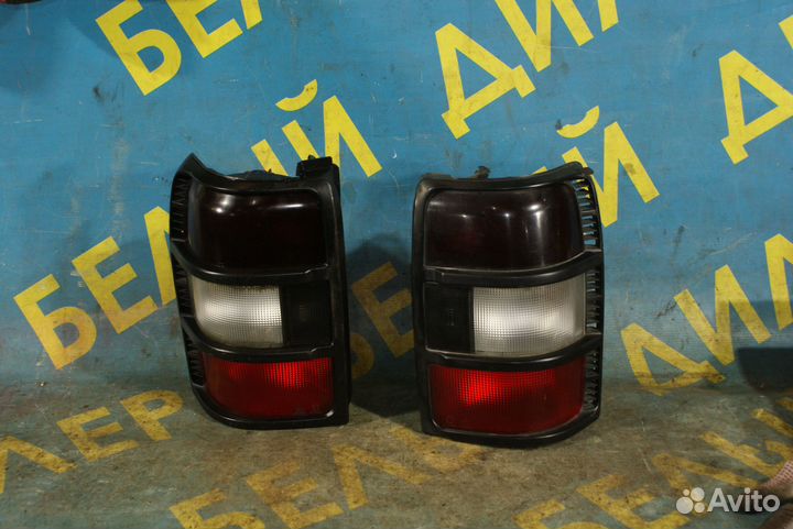 Задний фонарь в крыло Mitsubishi Pajero 2