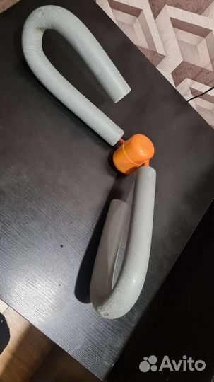 Тренажер для бёдер и рук