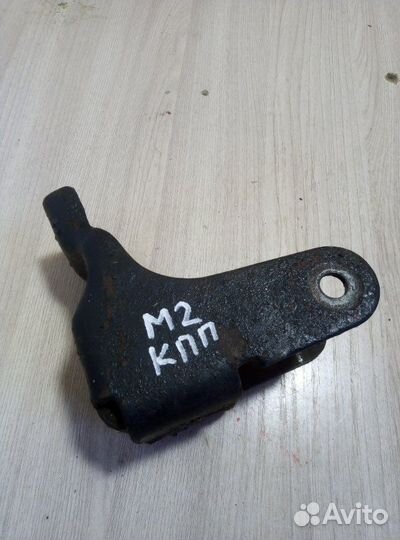 Кронштейн кпп Brillianc M2 Бриллианс М2 седан 1.8