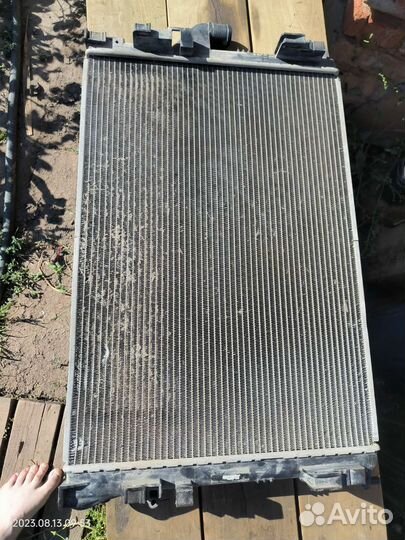 Радиатор Logan 1