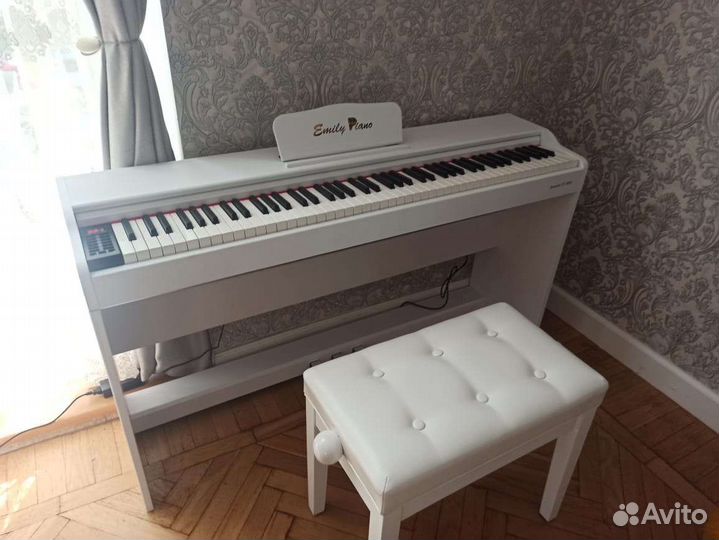 Emily Piano dream 51wh