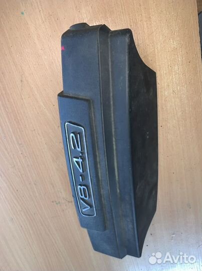 Накладка декоративная на двигатель audi A8 D3