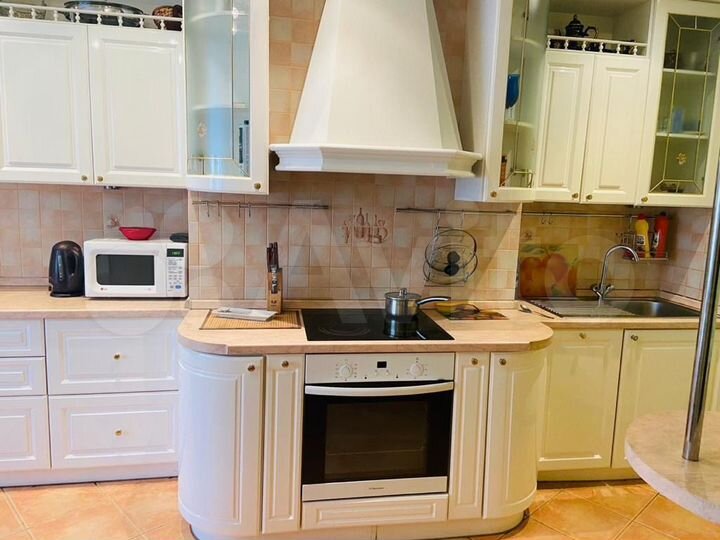 2-к. квартира, 90 м², 5/9 эт.