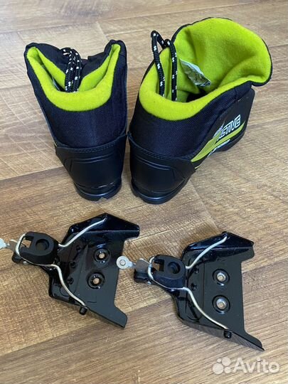 Лыжные ботинки