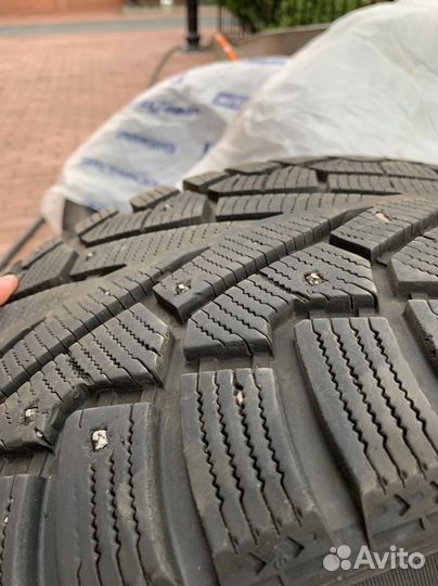 Pirelli Ice Zero 275/45 R21