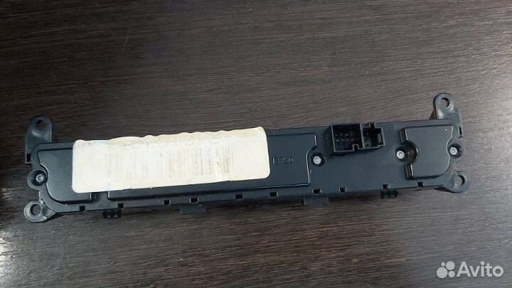 Блок кнопок центральной консоли Mercedes Gl 320