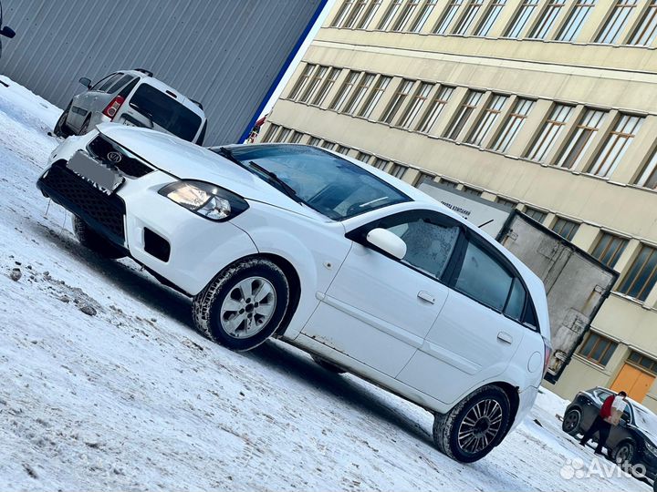 Kia Rio 1.4 AT, 2011, битый, 155 000 км