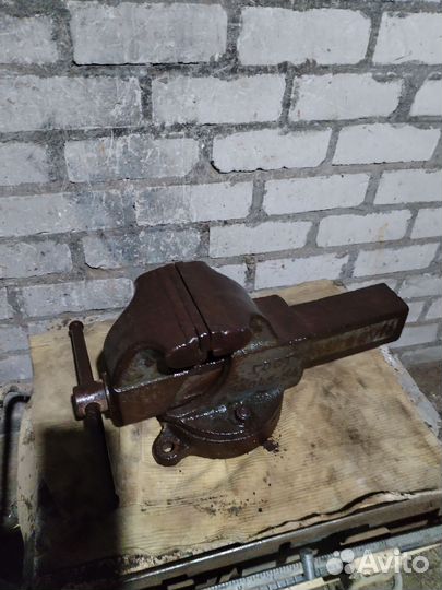 Тиски слесарные бу СССР