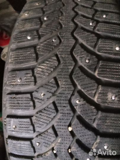 Bridgestone Blizzak Spike-01 205/55 R16