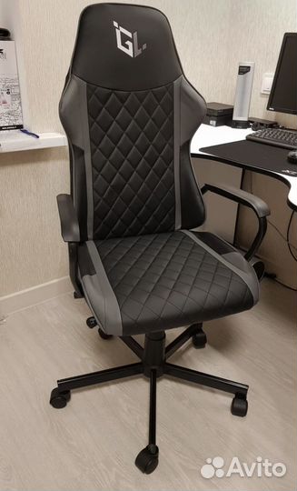 Компьютерное кресло игровое