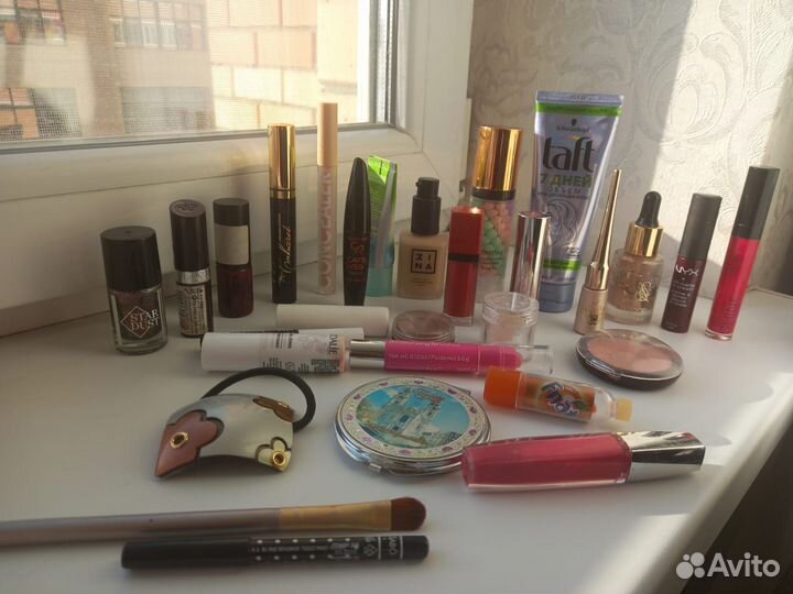 Коробка косметики пакетом