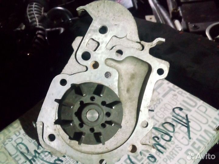 Помпа на Рено Логан 2