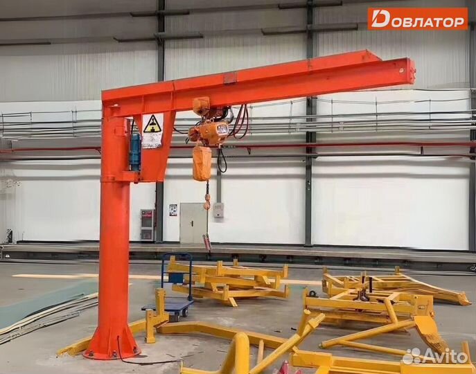 Кран консольный поворотный