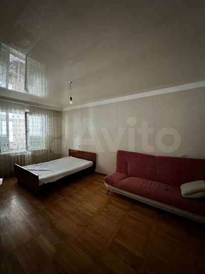 2-к. квартира, 48 м², 1/9 эт.