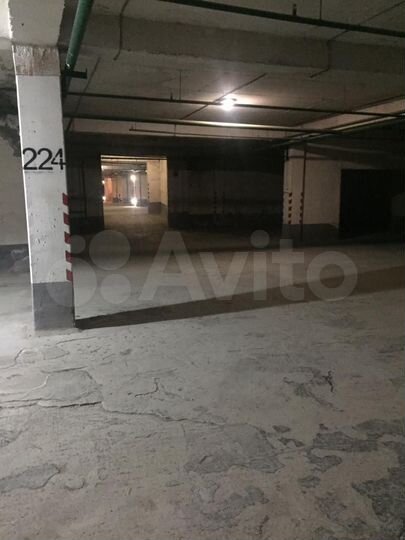 Машиноместо, 18 м²