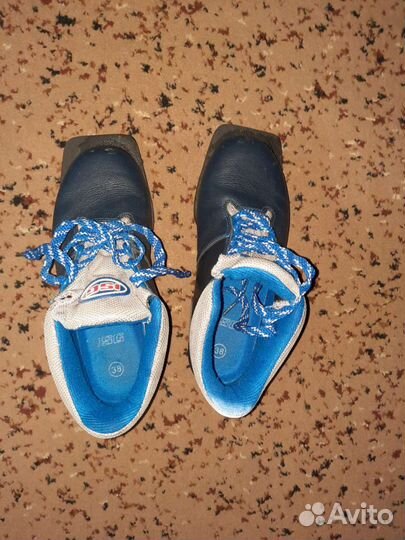 Лыжные ботинки 38