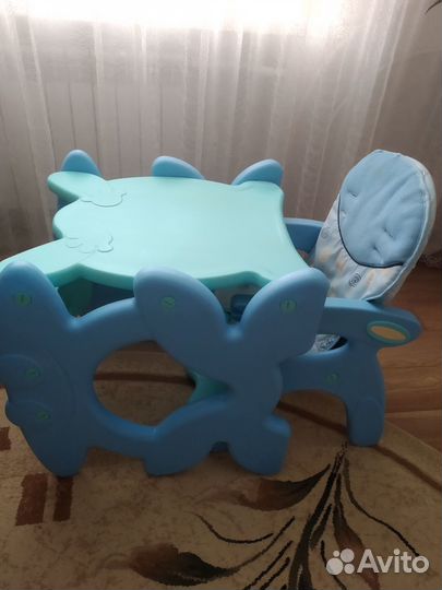 Детский стульчик для кормления